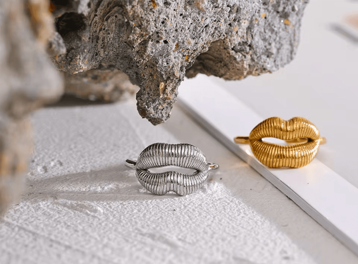 Каблучка  Lips